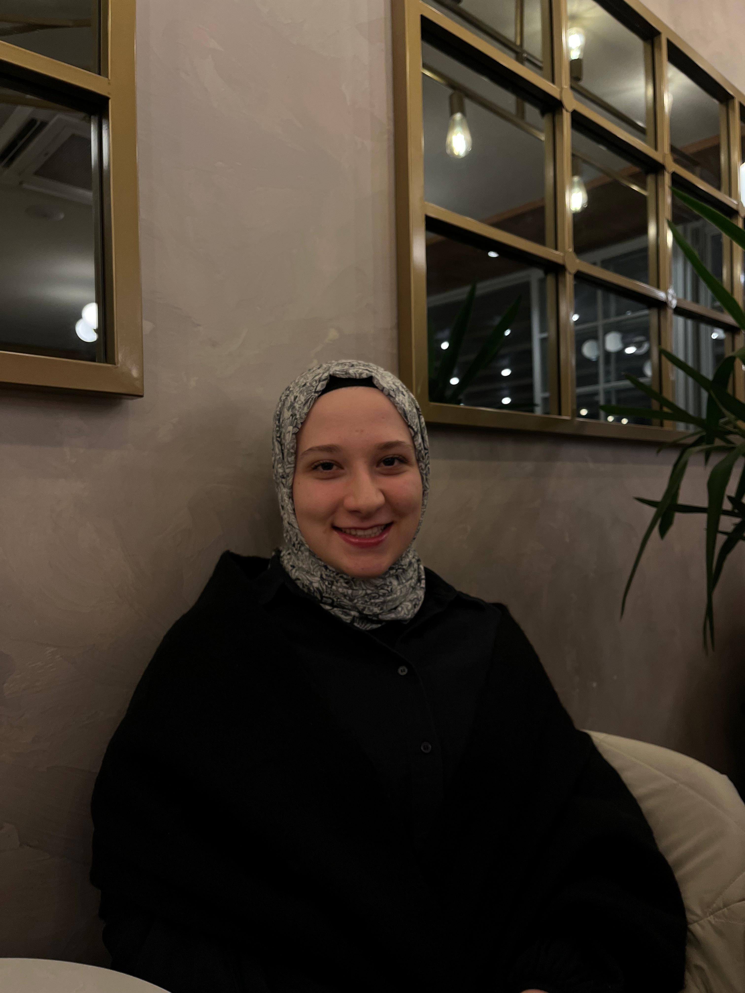 Üniversiteli Ders Veriyor Esma Kılıç 