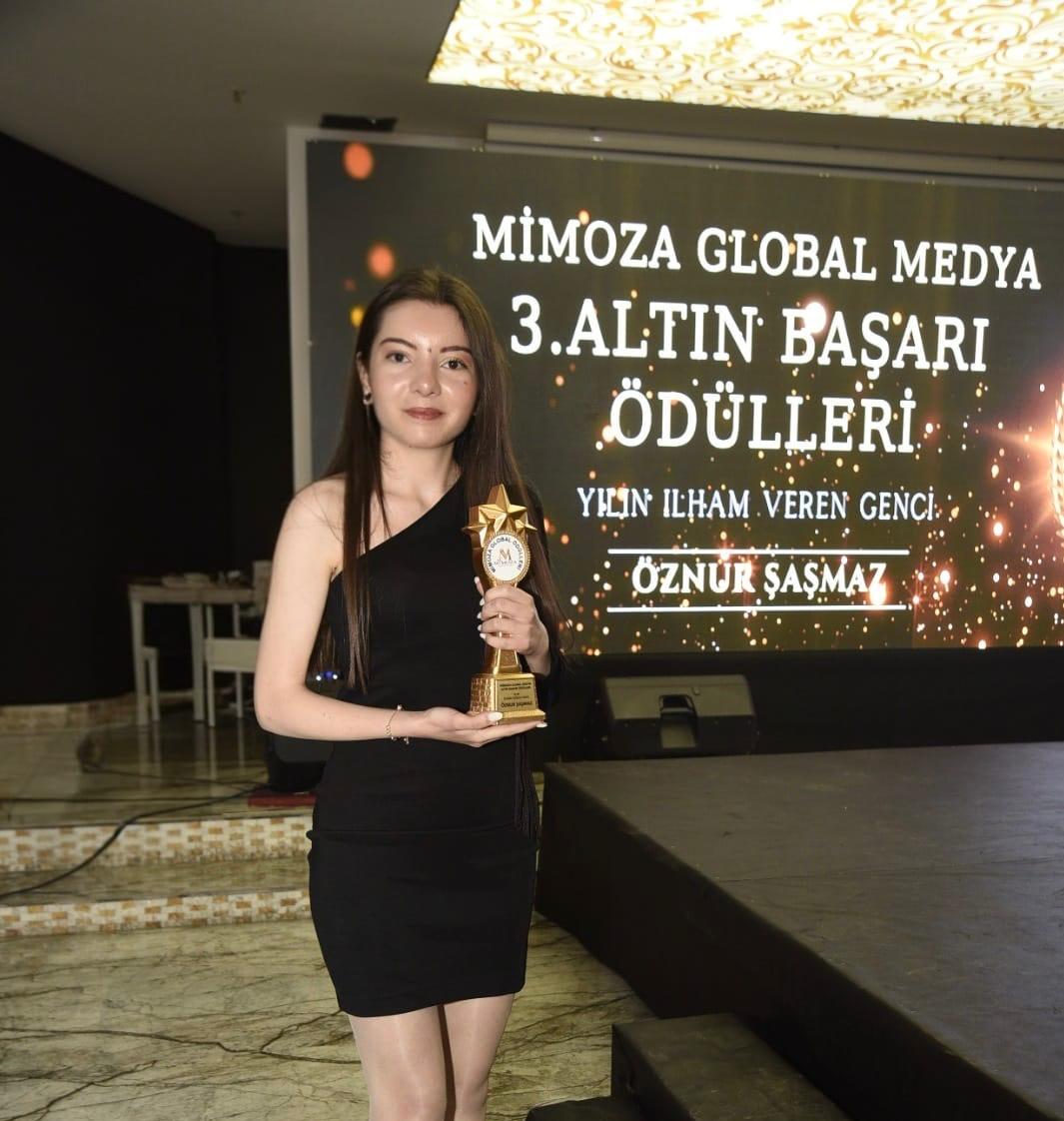 Üniversiteli Ders Veriyor öznur şaşmaz 