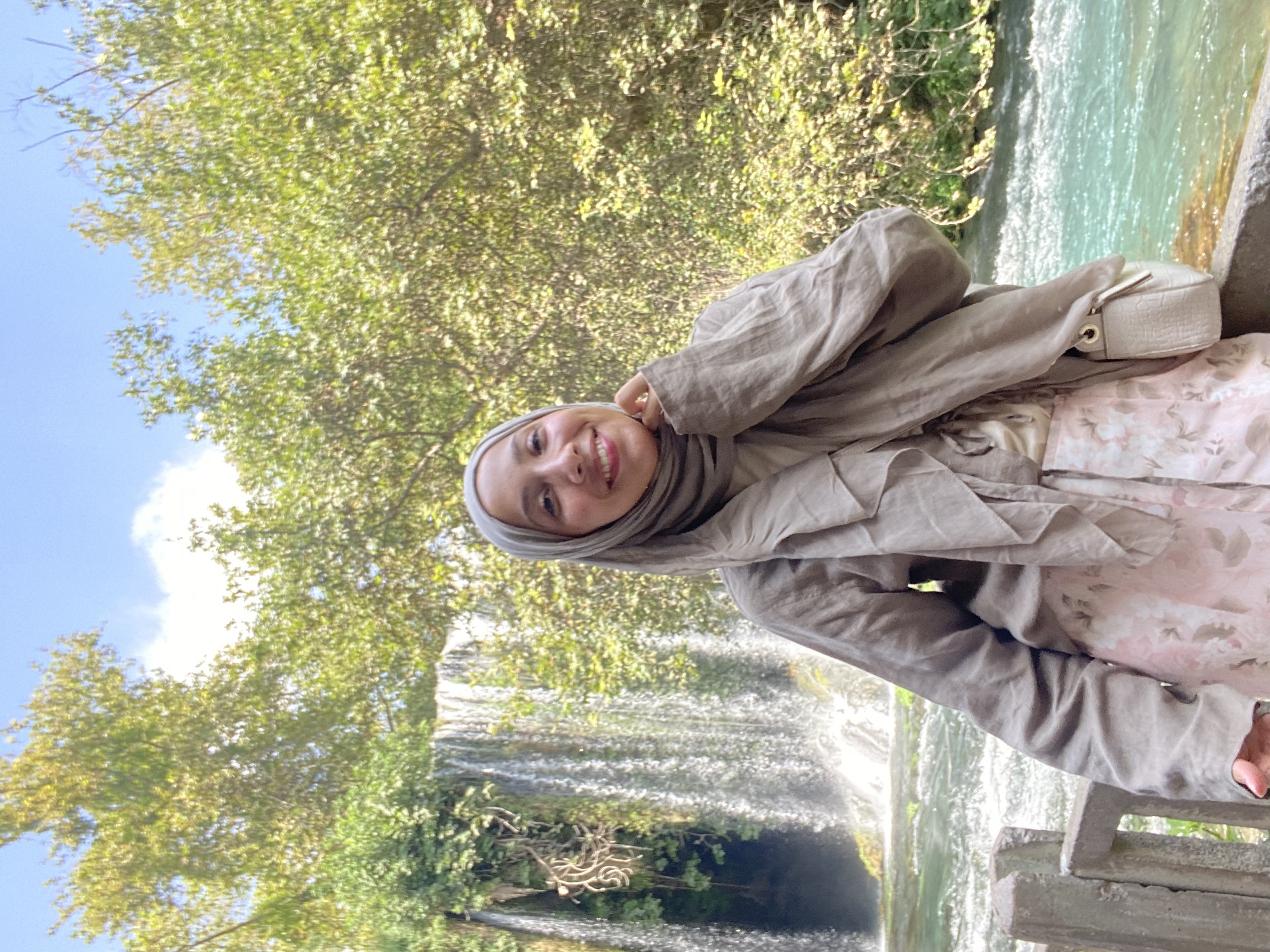 Üniversiteli Ders Veriyor Elif Torun 