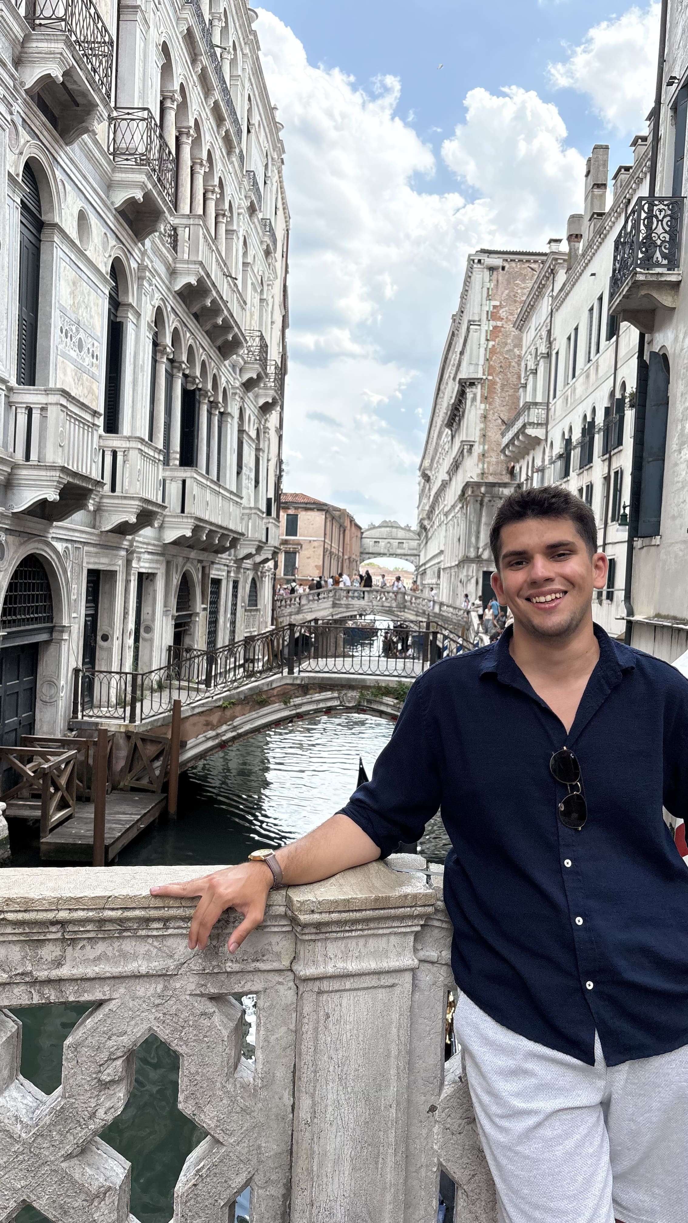 Üniversiteli Ders Veriyor Ahmet Emre Demir 