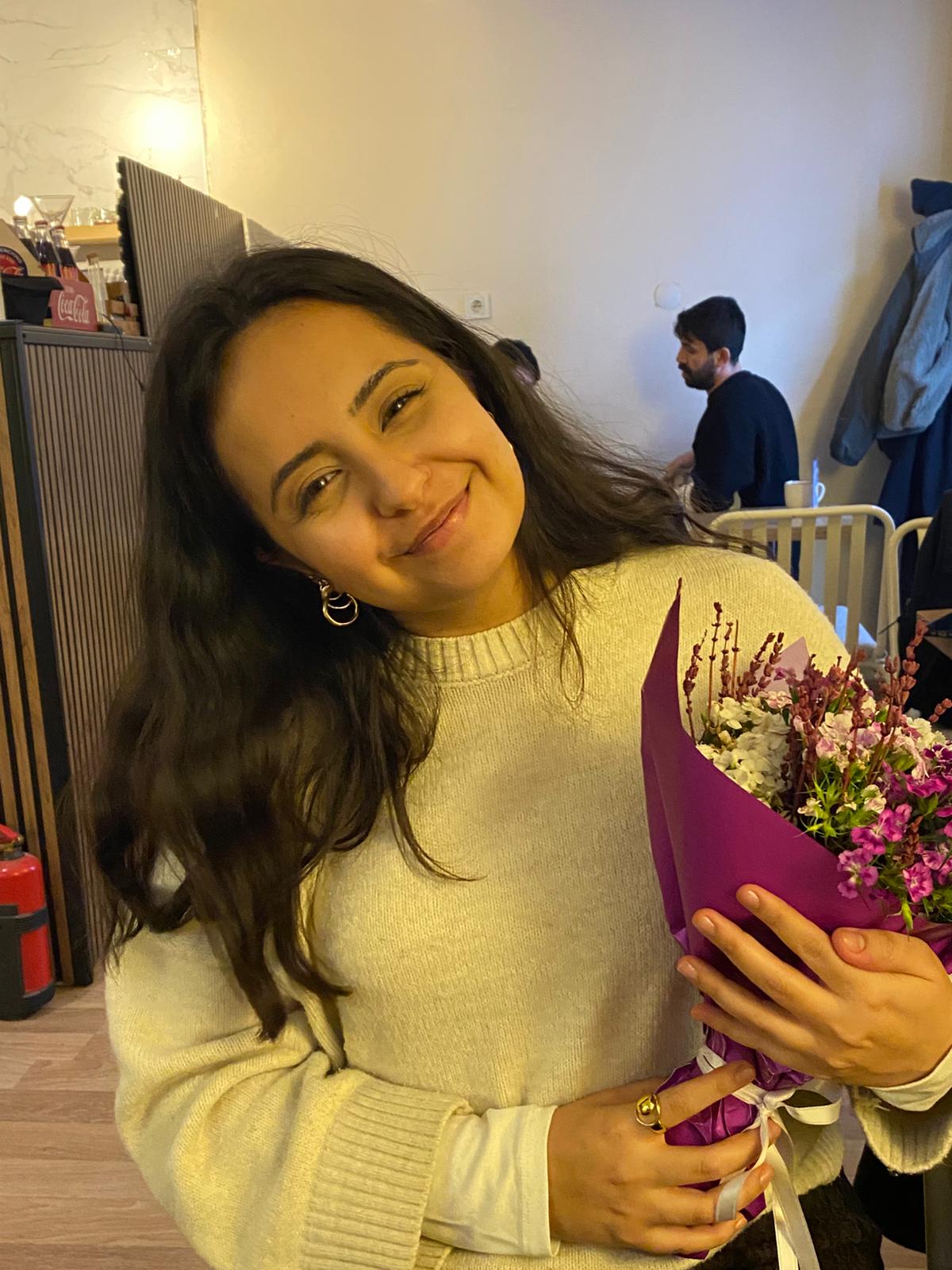 Üniversiteli Ders Veriyor Buse Nur Uçar 