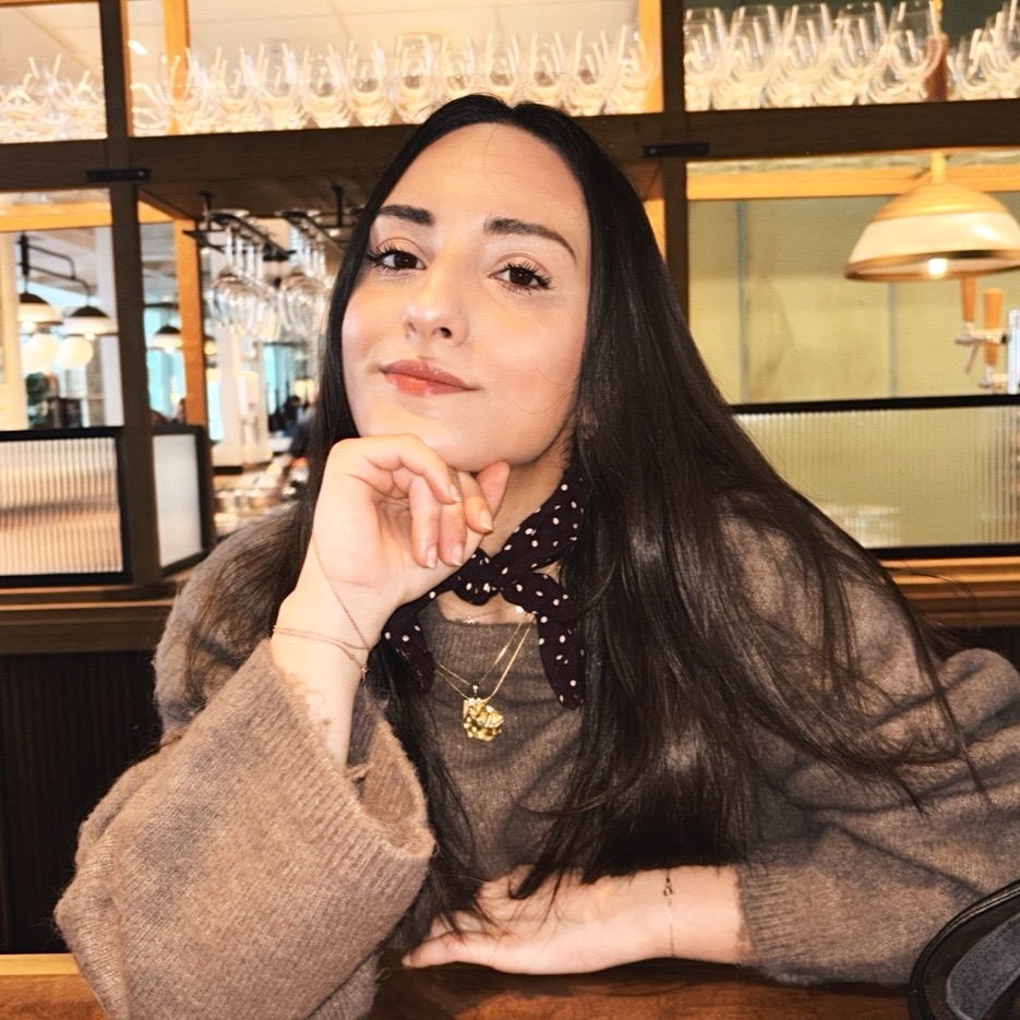 Üniversiteli Ders Veriyor Gülce Komitoğlu 