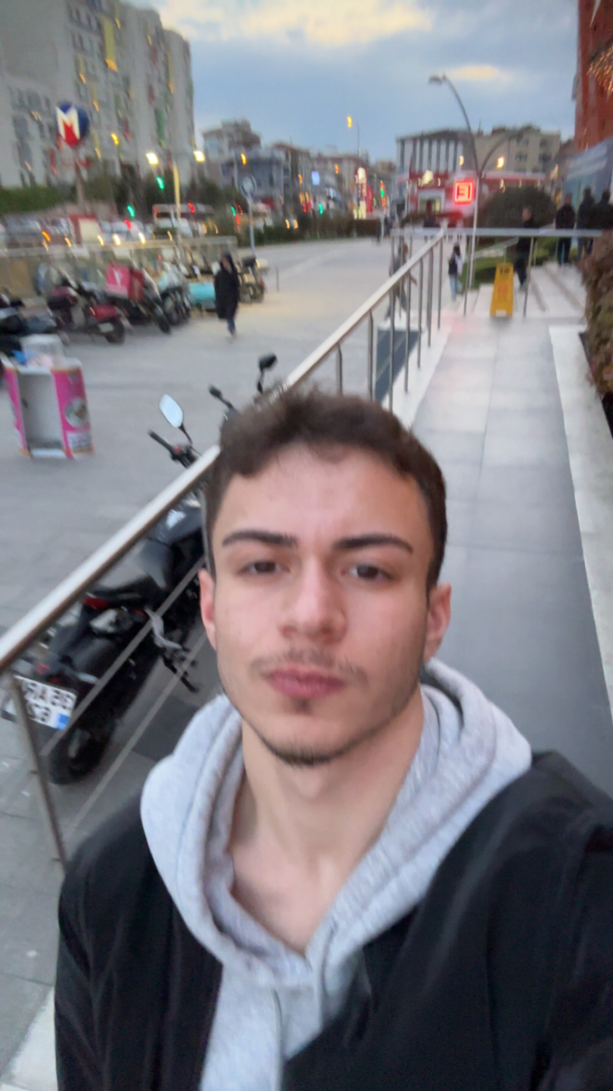Üniversiteli Ders Veriyor Mehmet Can Öztürk 