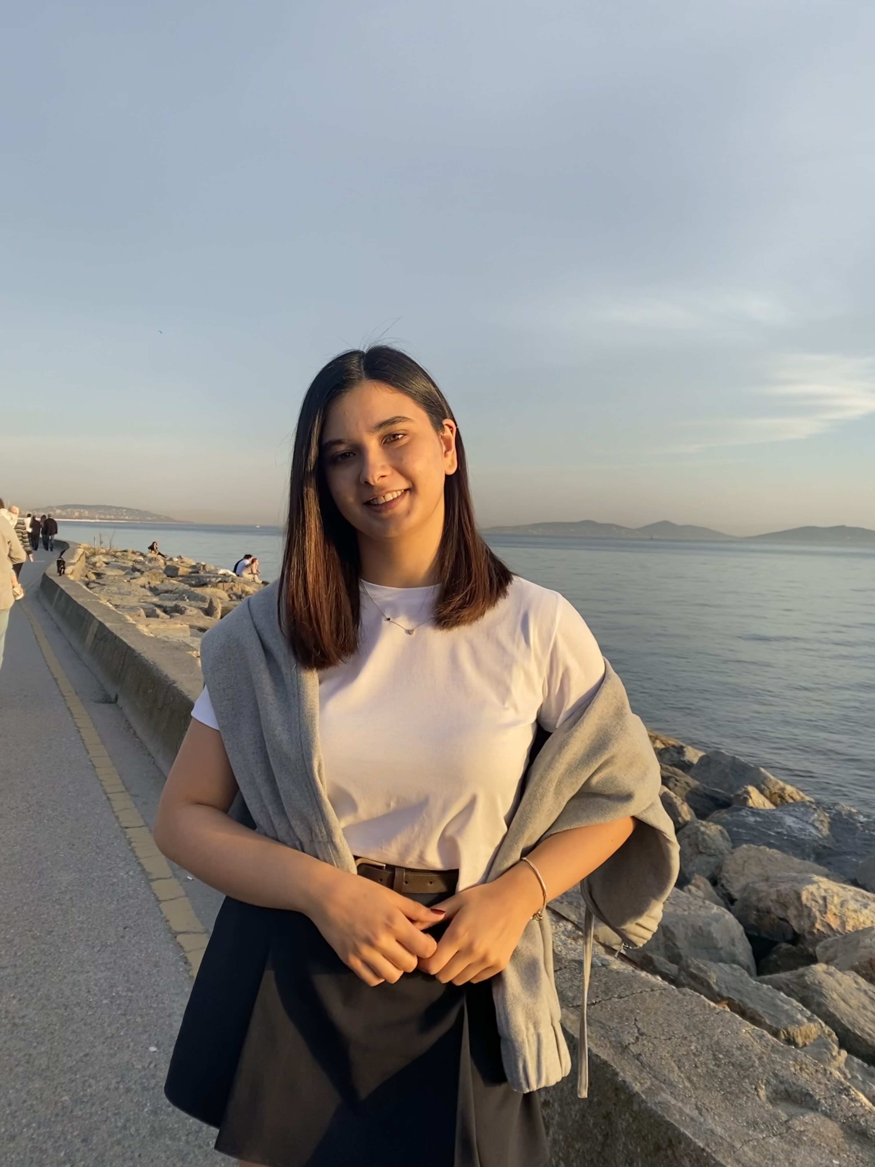 Üniversiteli Ders Veriyor Nisa Altaş 