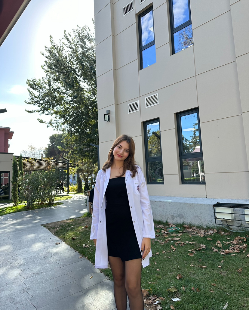 Üniversiteli Ders Veriyor Zeynep Nurcan Güney 