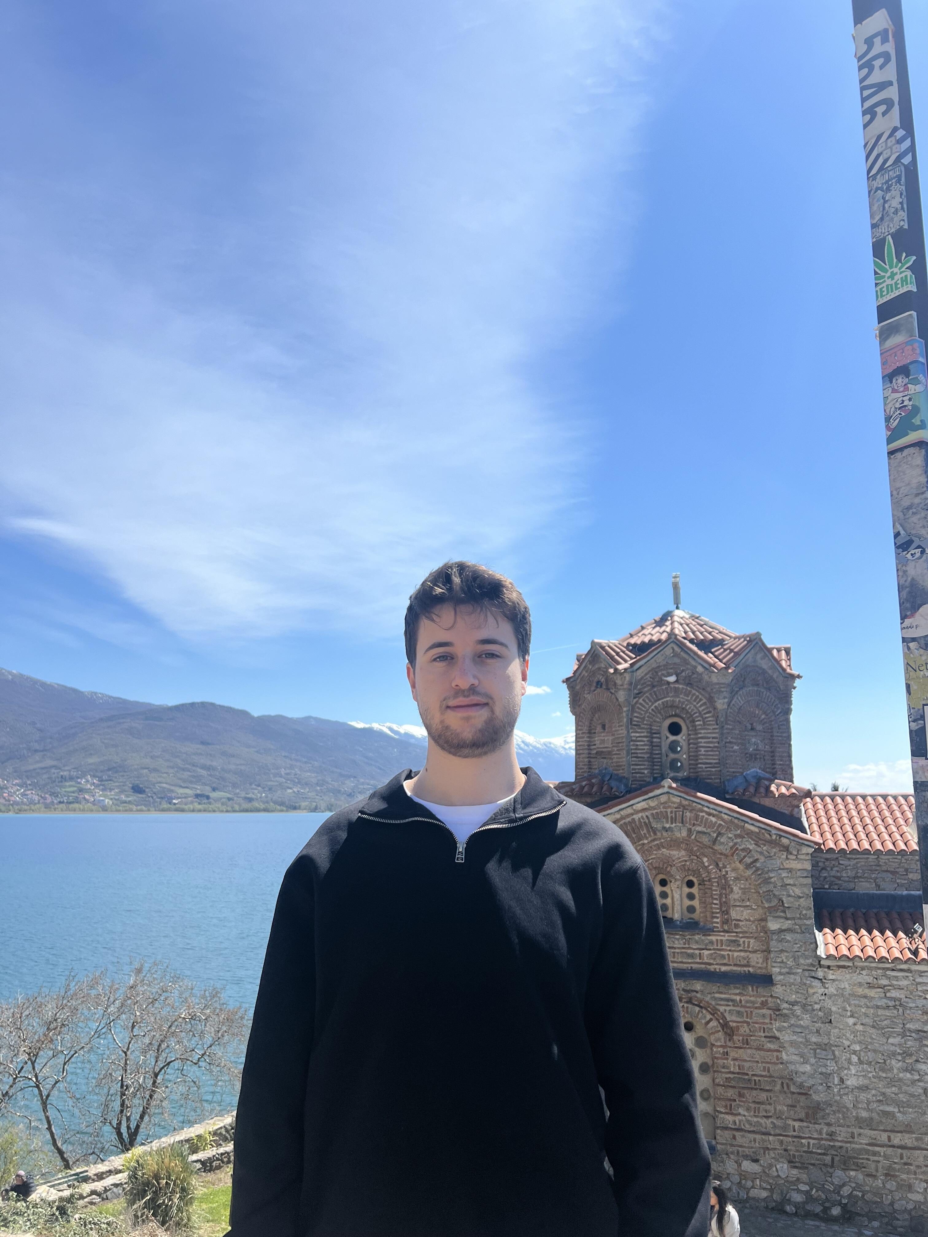 Üniversiteli Ders Veriyor Yunus küçük 