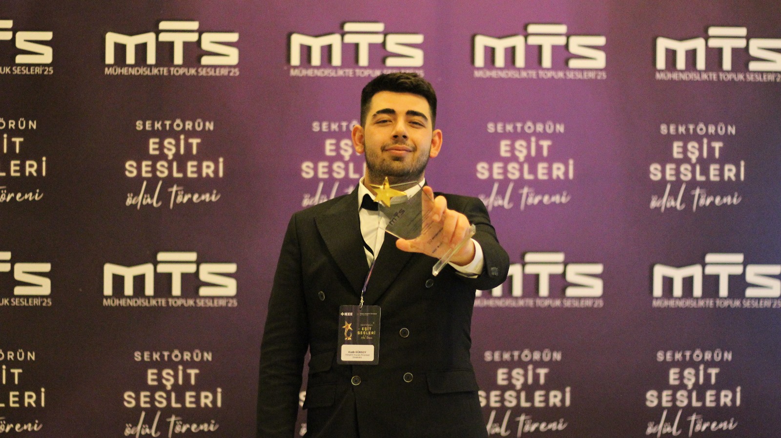 Üniversiteli Ders Veriyor Kadir Gürsoy 