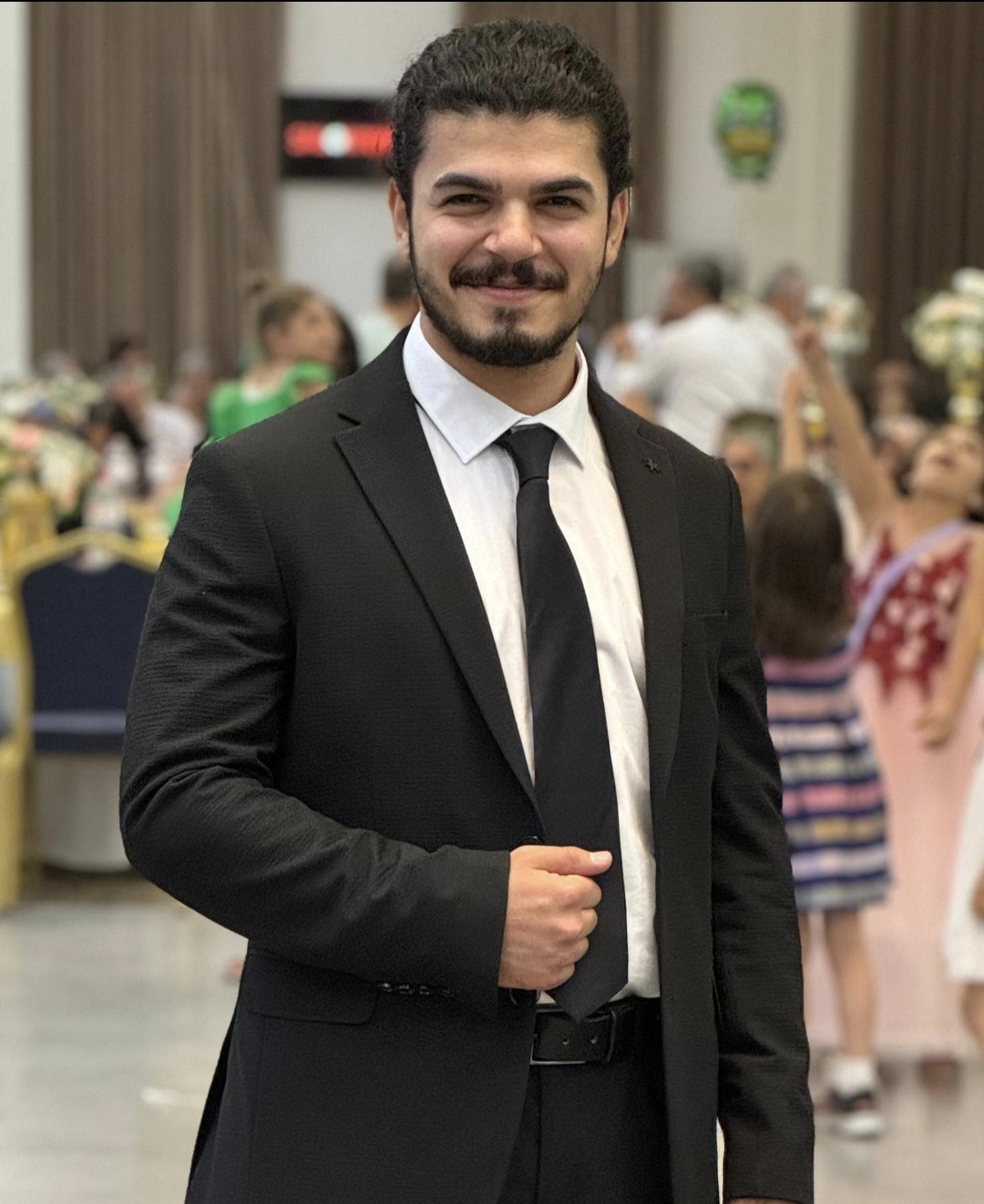 Üniversiteli Ders Veriyor Aziz Atay 