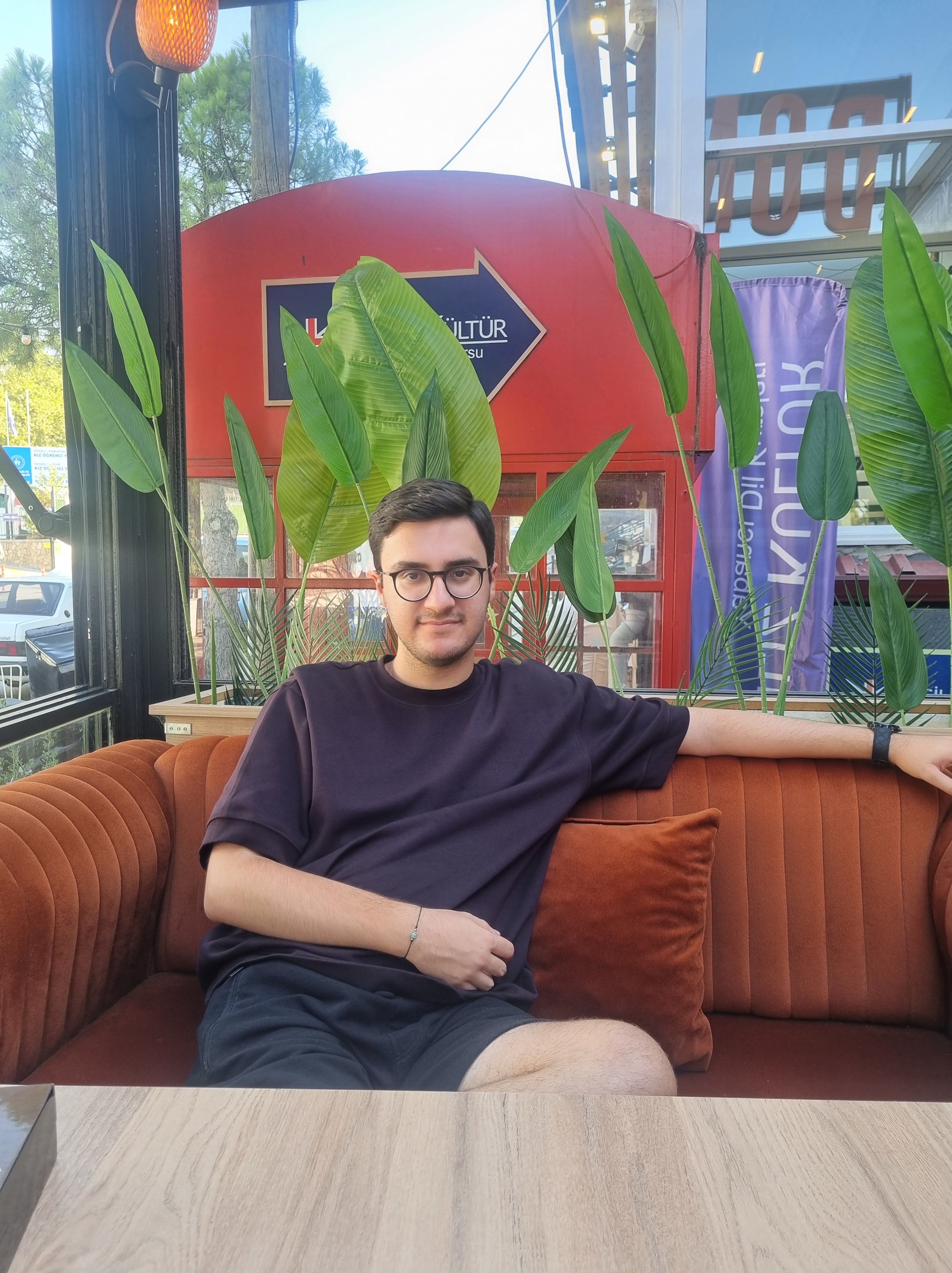 Üniversiteli Ders Veriyor Ufuk Bayram 