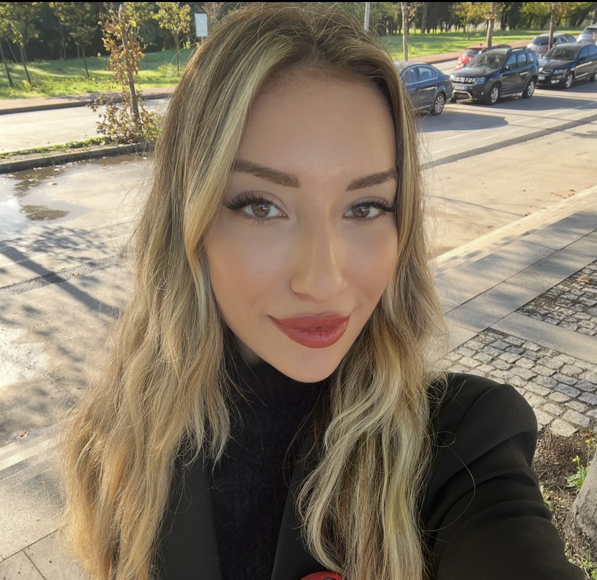 Üniversiteli Ders Veriyor Nur efşan aysel 