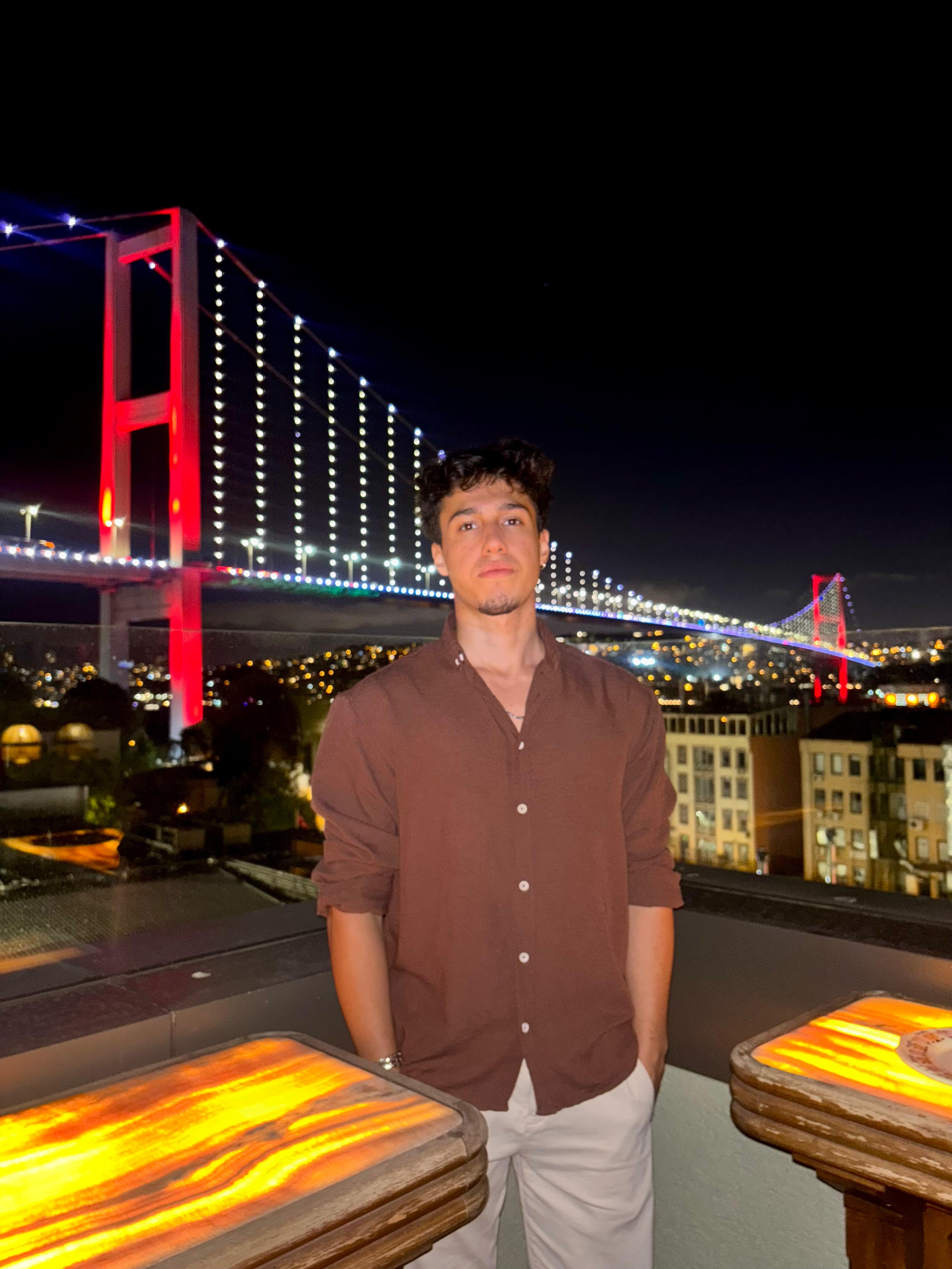 Üniversiteli Ders Veriyor kerem küçükpolat 