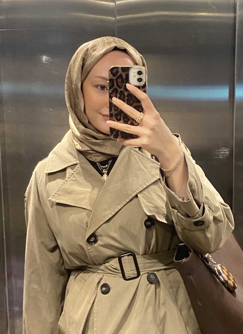 Üniversiteli Ders Veriyor Zeynep Erdoğan 