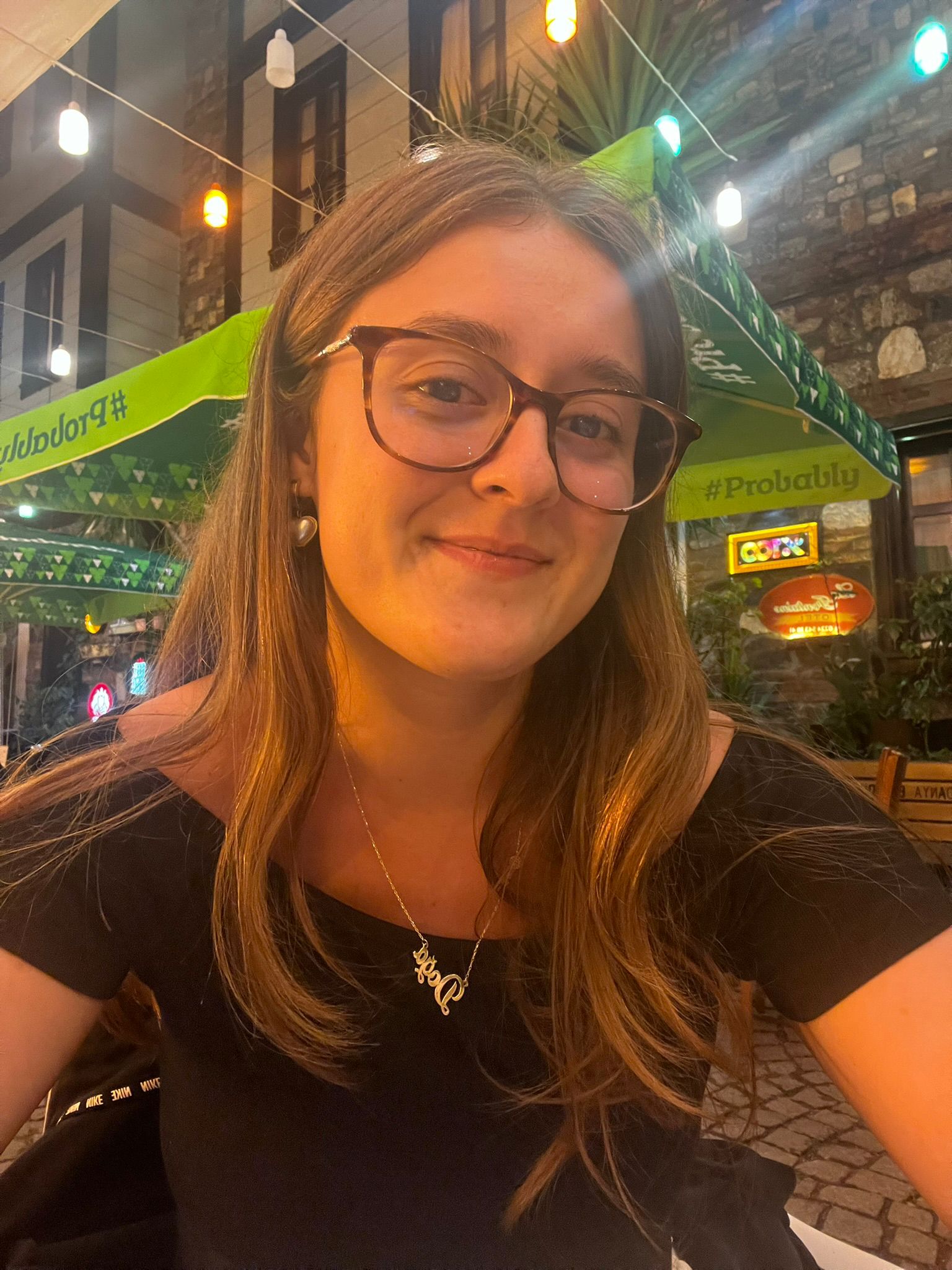 Üniversiteli Ders Veriyor Doğa Elmas 