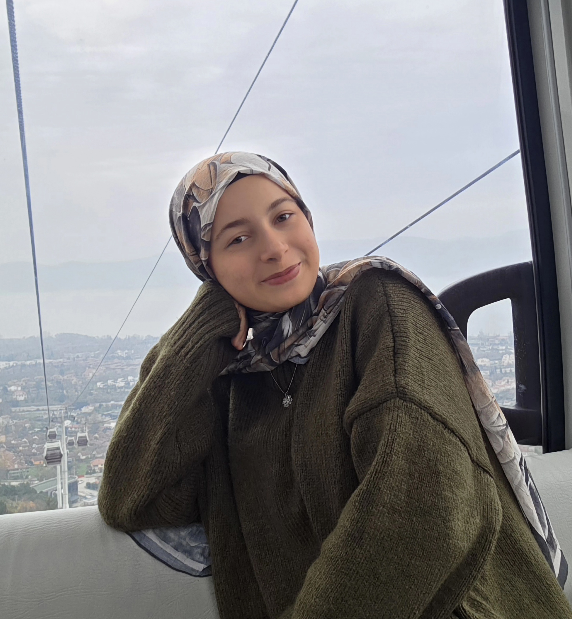 Üniversiteli Ders Veriyor Hatice Beyza Çaylı 