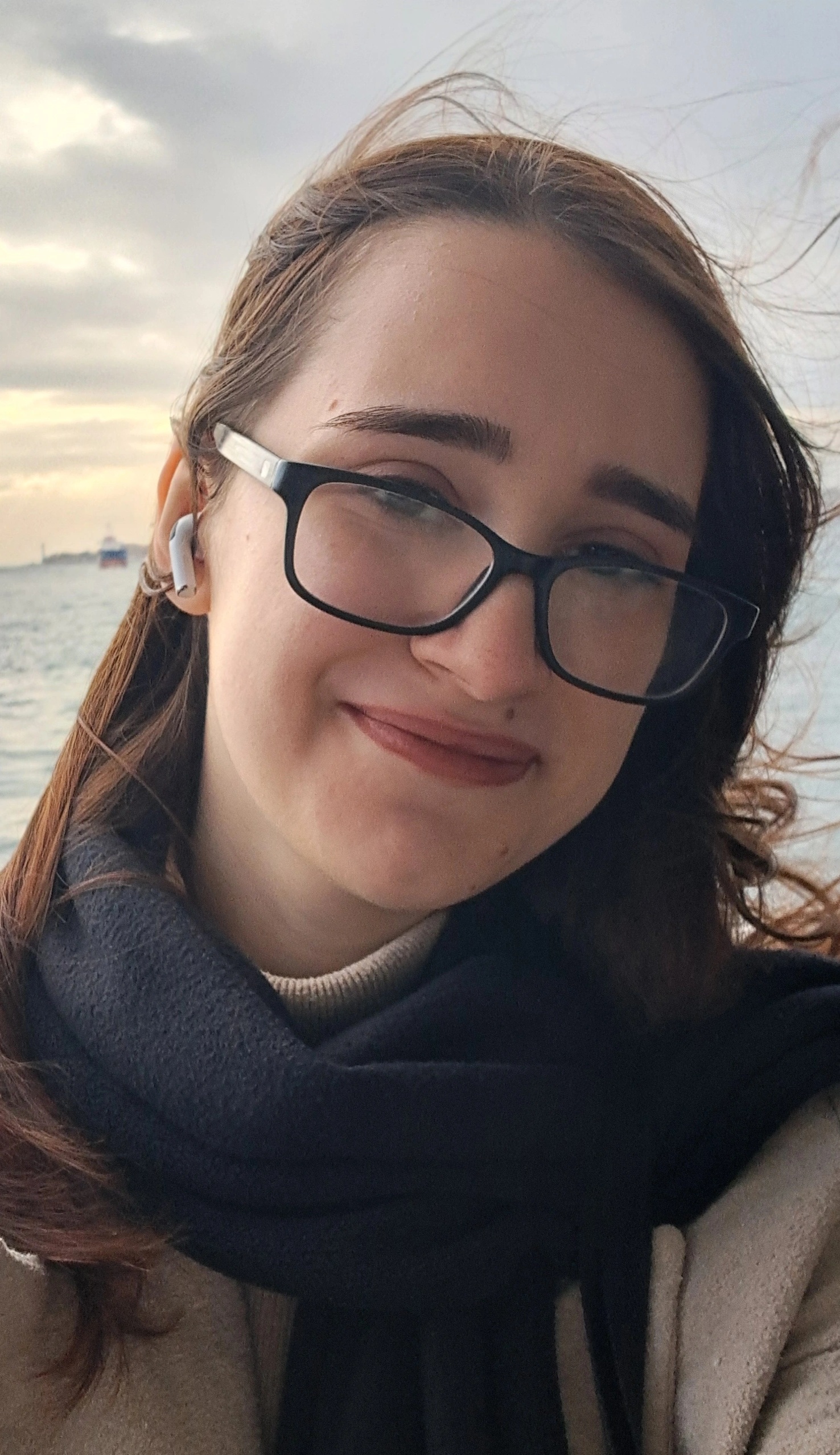 Üniversiteli Ders Veriyor Sündüz Yaren Turan 