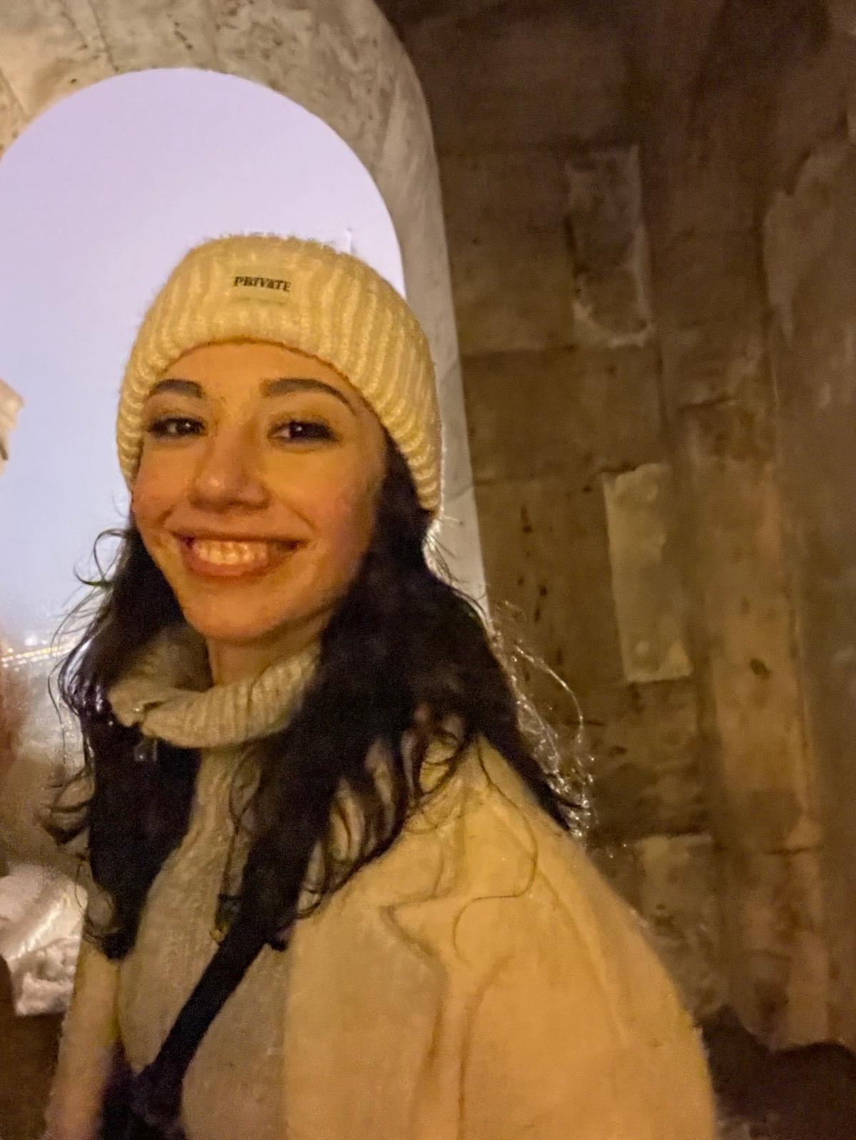 Üniversiteli Ders Veriyor Nehir İnan 