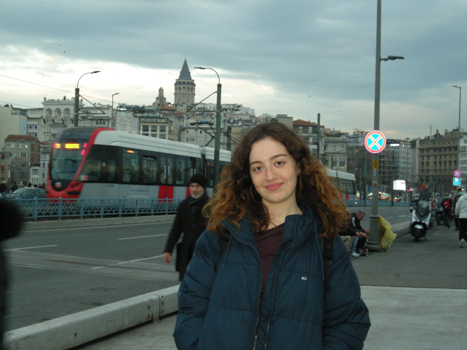 Üniversiteli Ders Veriyor Elif Gülce Altun 