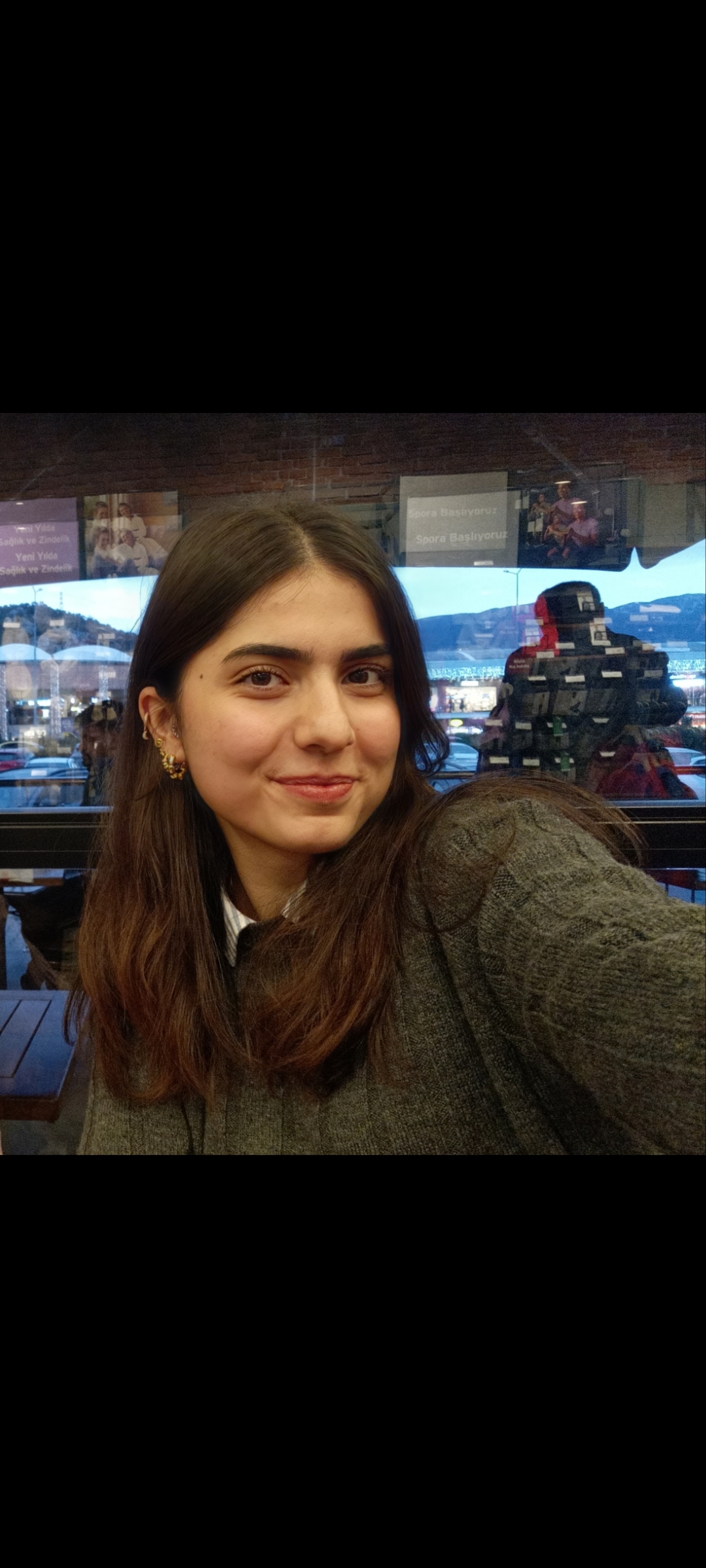 Üniversiteli Ders Veriyor Zeynep Lal Can 