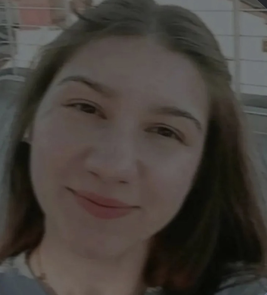 Üniversiteli Ders Veriyor Berrak Deniz Erdoğan 