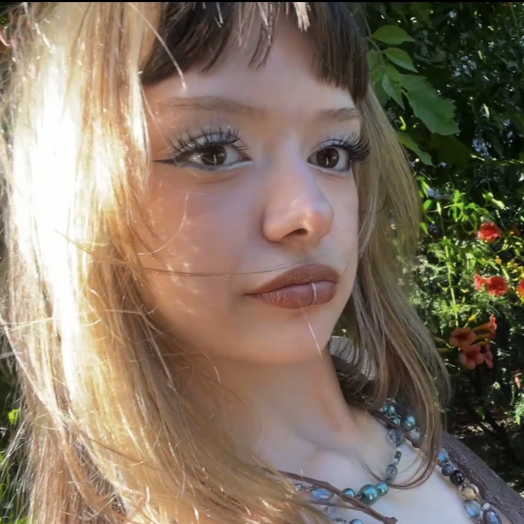 Üniversiteli Ders Veriyor Zeynep Şahin 