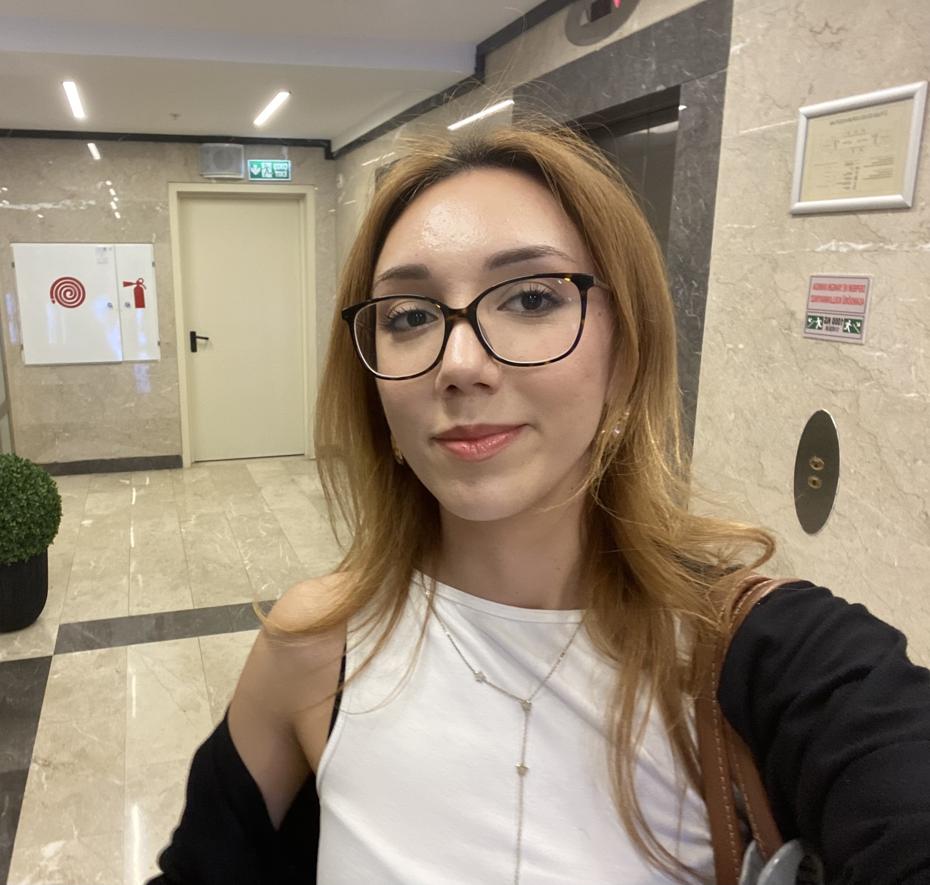 Üniversiteli Ders Veriyor Öykü Şimşek 