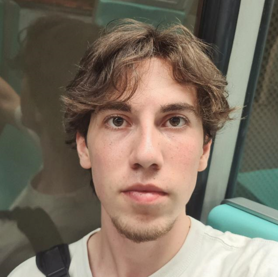 Üniversiteli Ders Veriyor Enes Akyol 